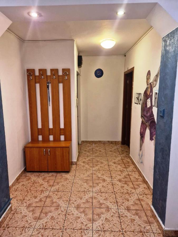 Appartement Apartament Victoria à Târgu Jiu Extérieur photo