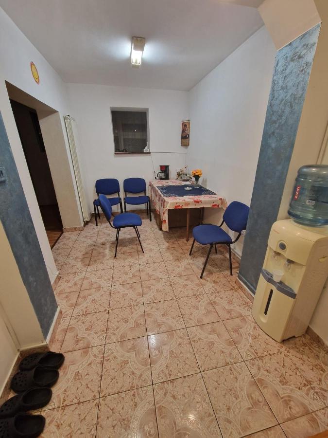 Appartement Apartament Victoria à Târgu Jiu Extérieur photo